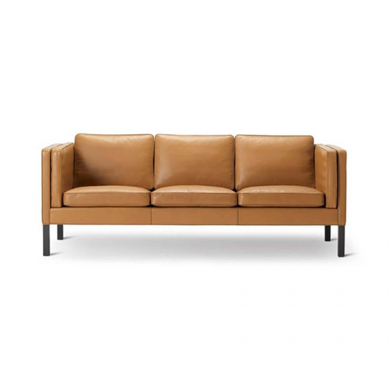 2333-Sofa-3-Personer-Roeget-Eg-Kastanje-Laeder-91-Miljoe2-Fredericia-Furniture-Boerge-Mogensen-Ingvard-Christensen-Moebelhus-Esbjerg-Vejle-Odense-Lyngby_1