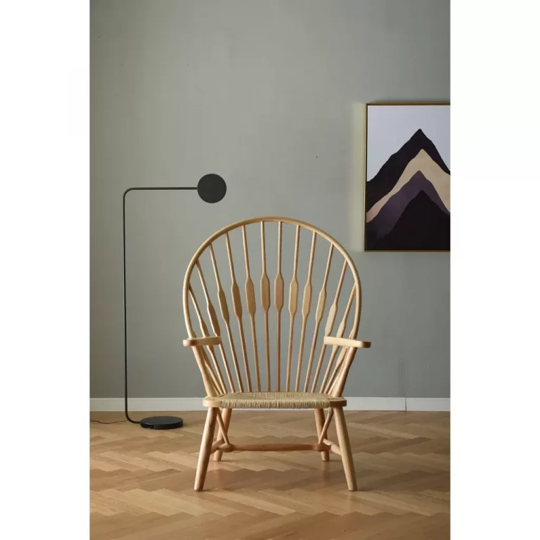 Peacock-wooden-chair-hans-wegner-replica