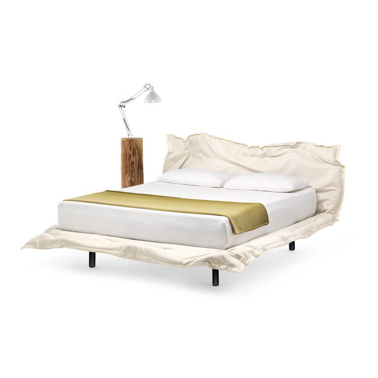 mogg_bed_bighug_1_new