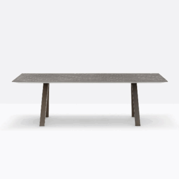 Arki Table - שולחן חוץ בקו נקי ומוקפד