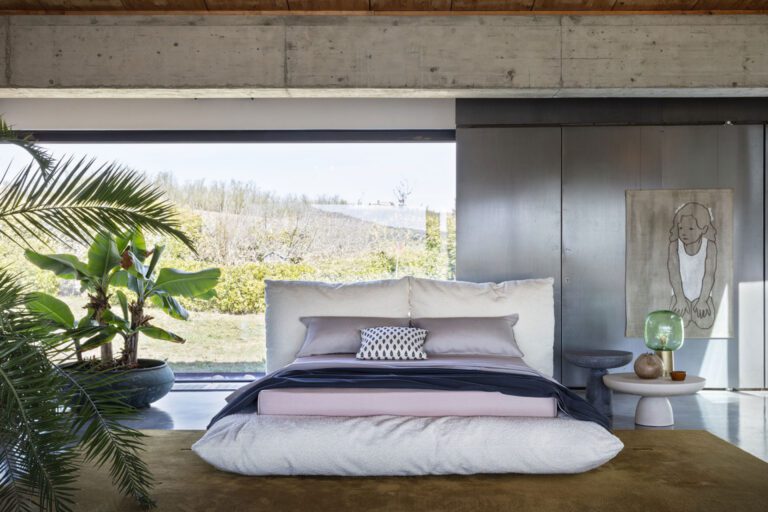 mogg_bed_ALBA_HD-1536x1024