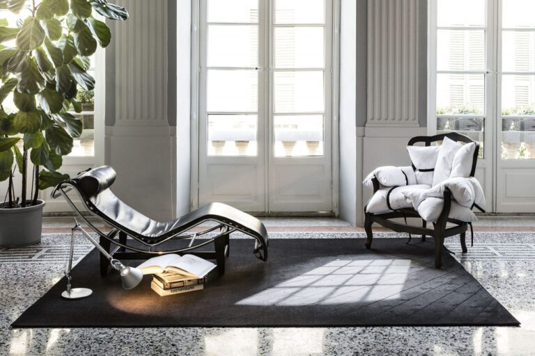 mogg_rugs_noon-1280x853