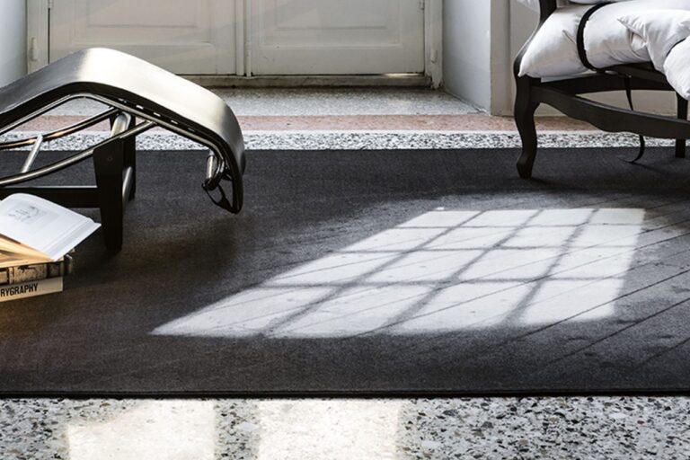 mogg_rugs_noon_3-1280x853