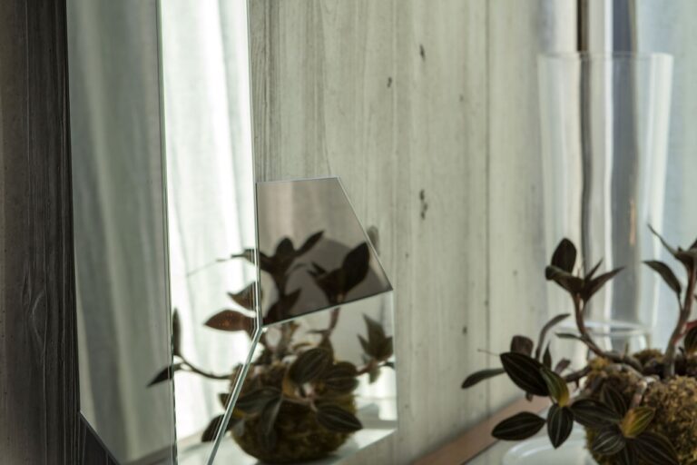 mogg_mirrors_letteronza_05-1280x853