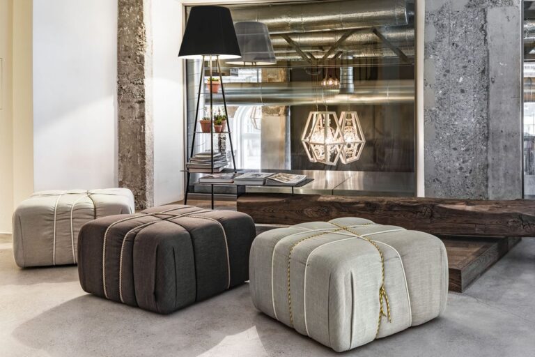mogg_seats_che_pakko-1280x853