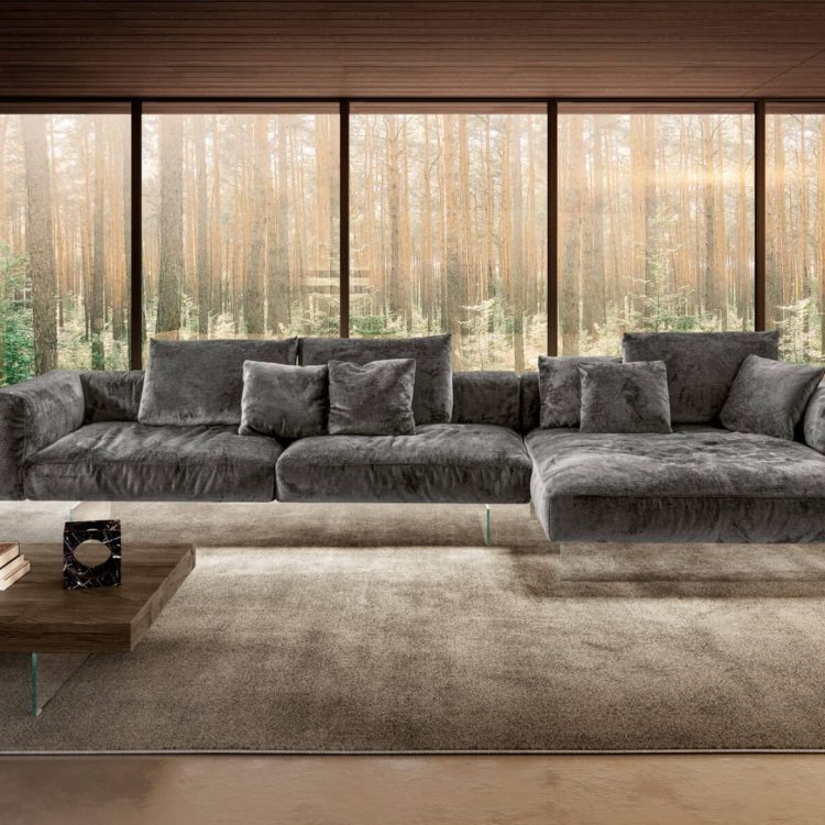 divano-comodo-salotto-grigio